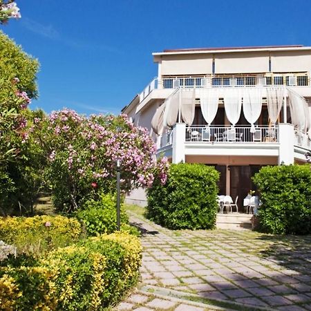 I Tre Leoni Affittacamere Civitavecchia Buitenkant foto